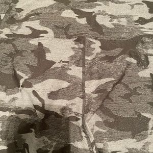 NWOT Carbon38 leggings size Medium.